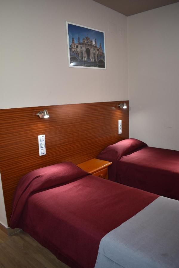 סביליה Hostal Alamare מראה חיצוני תמונה