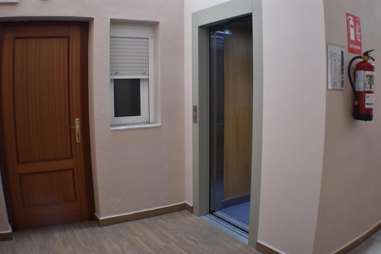 סביליה Hostal Alamare מראה חיצוני תמונה