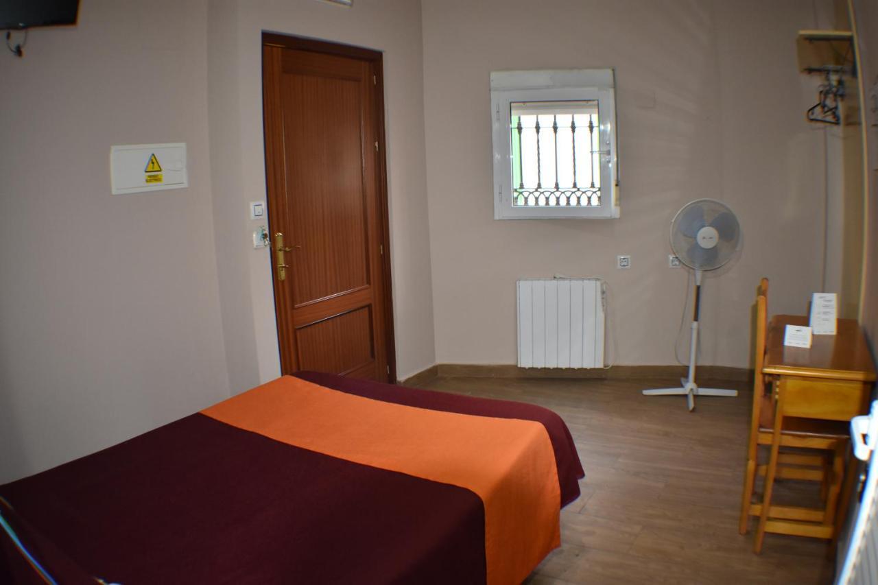 סביליה Hostal Alamare מראה חיצוני תמונה