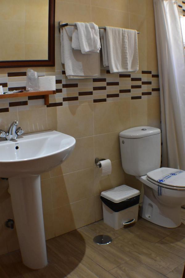 סביליה Hostal Alamare מראה חיצוני תמונה