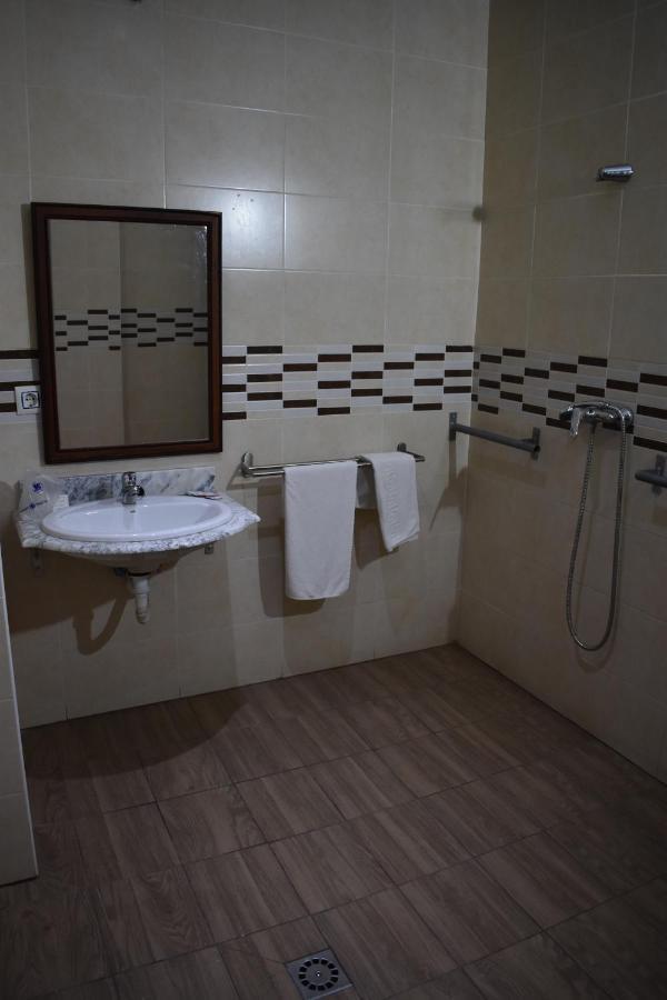 סביליה Hostal Alamare מראה חיצוני תמונה