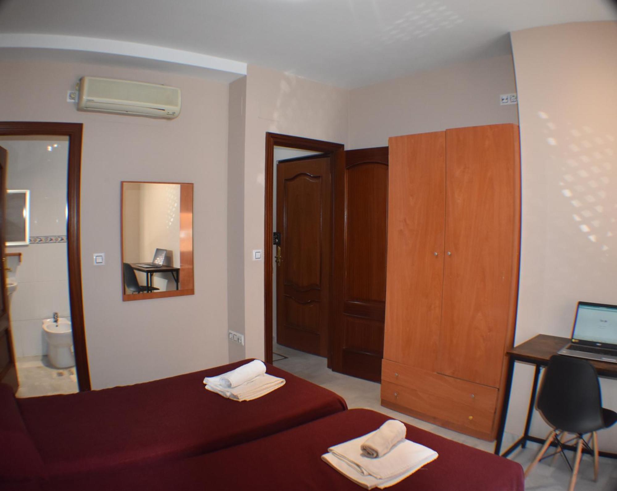 סביליה Hostal Alamare מראה חיצוני תמונה