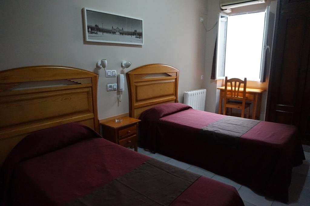 סביליה Hostal Alamare מראה חיצוני תמונה